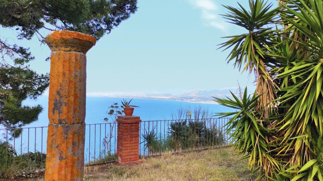 A Casa Di Peppino Villa Greco Tindari Luaran gambar