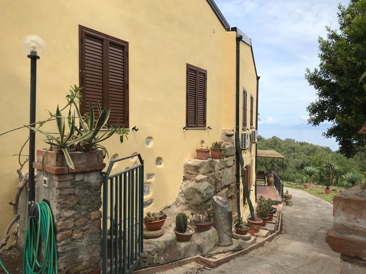A Casa Di Peppino Villa Greco Tindari Luaran gambar