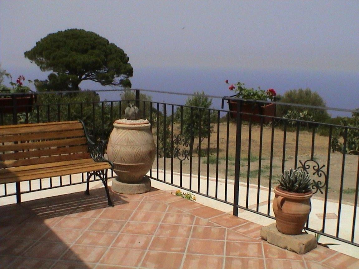 A Casa Di Peppino Villa Greco Tindari Luaran gambar